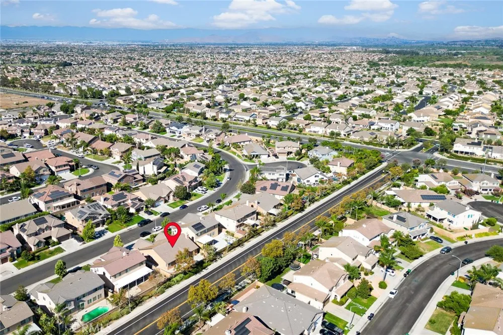 14351 Pointer Loop Eastvale, CA 92880