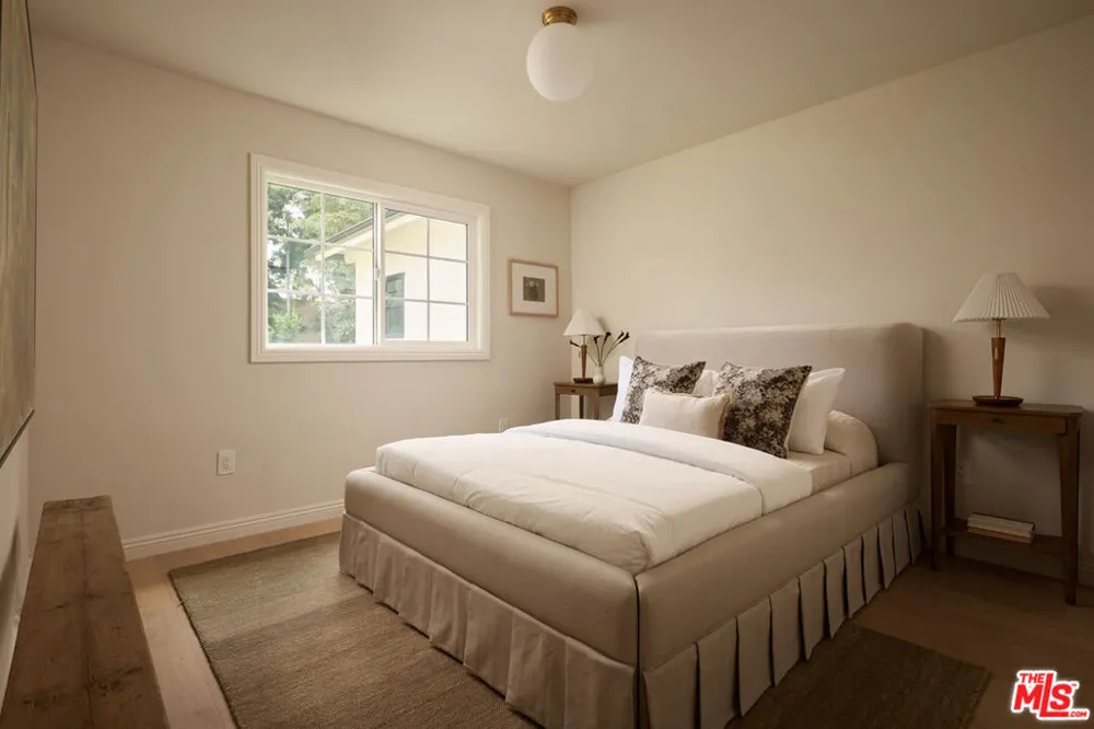 11332 Chenault Street Los Angeles, CA 90049