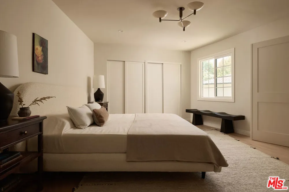 11332 Chenault Street Los Angeles, CA 90049