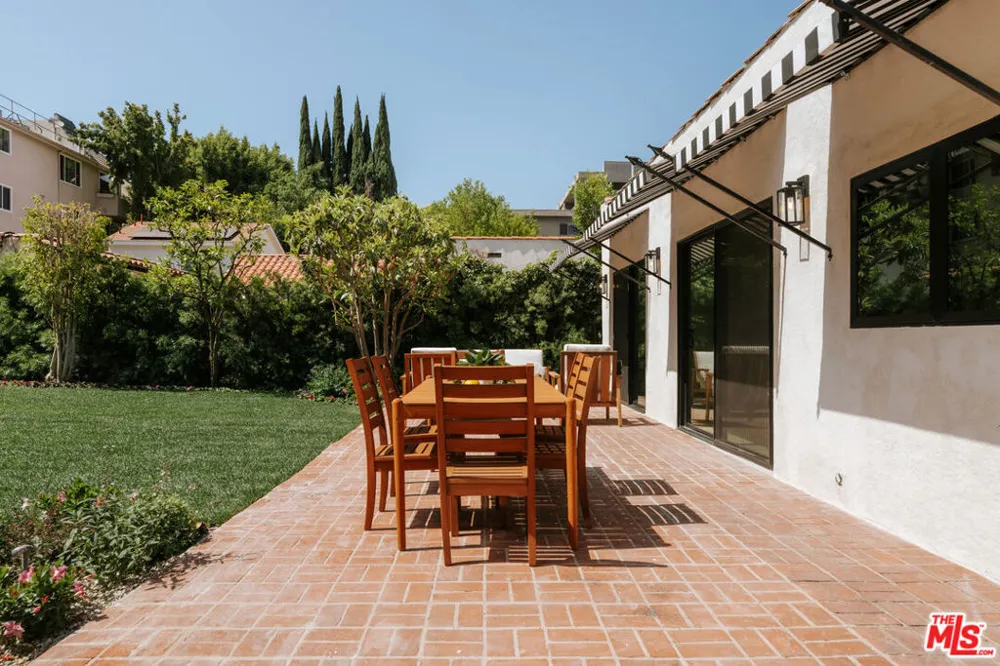 129 Almont Drive Los Angeles, CA 90048