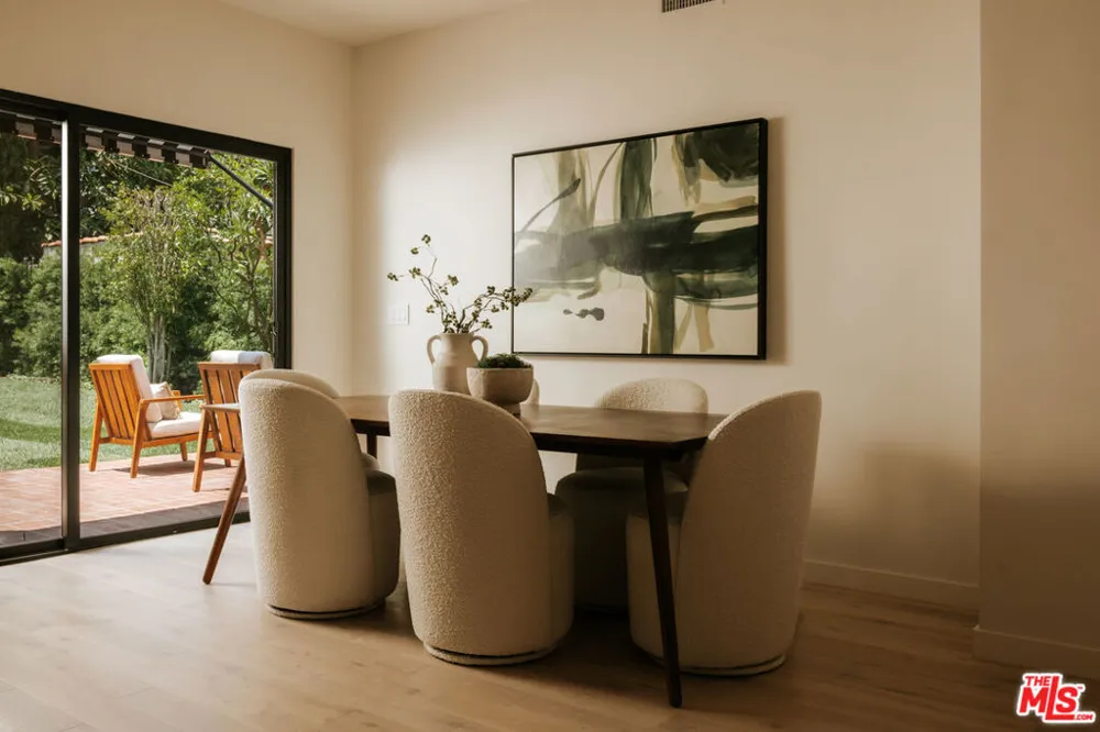 129 Almont Drive Los Angeles, CA 90048