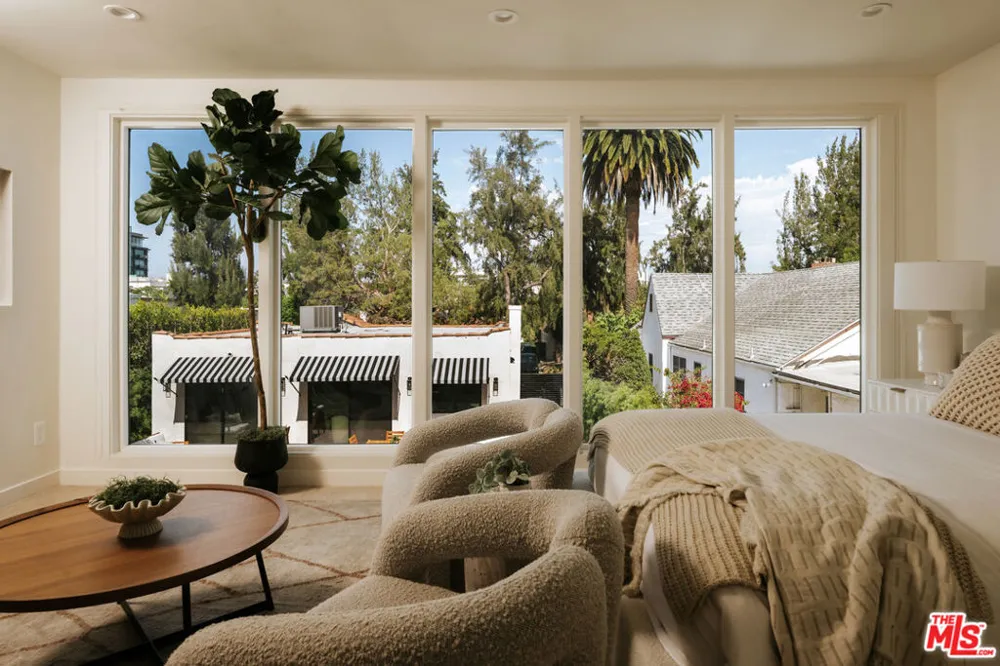 129 Almont Drive Los Angeles, CA 90048