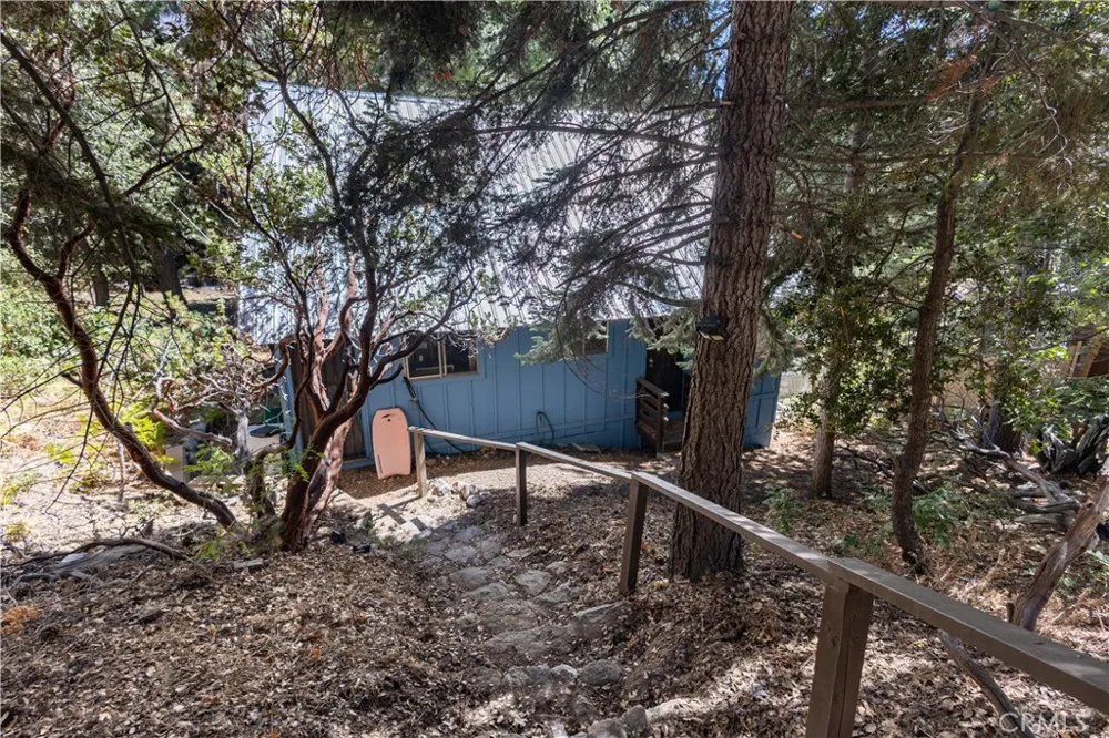 5895 Robin Oak Angelus Oaks, CA 92305