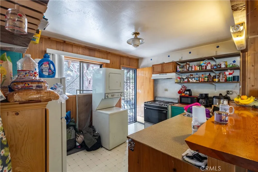 5895 Robin Oak Angelus Oaks, CA 92305