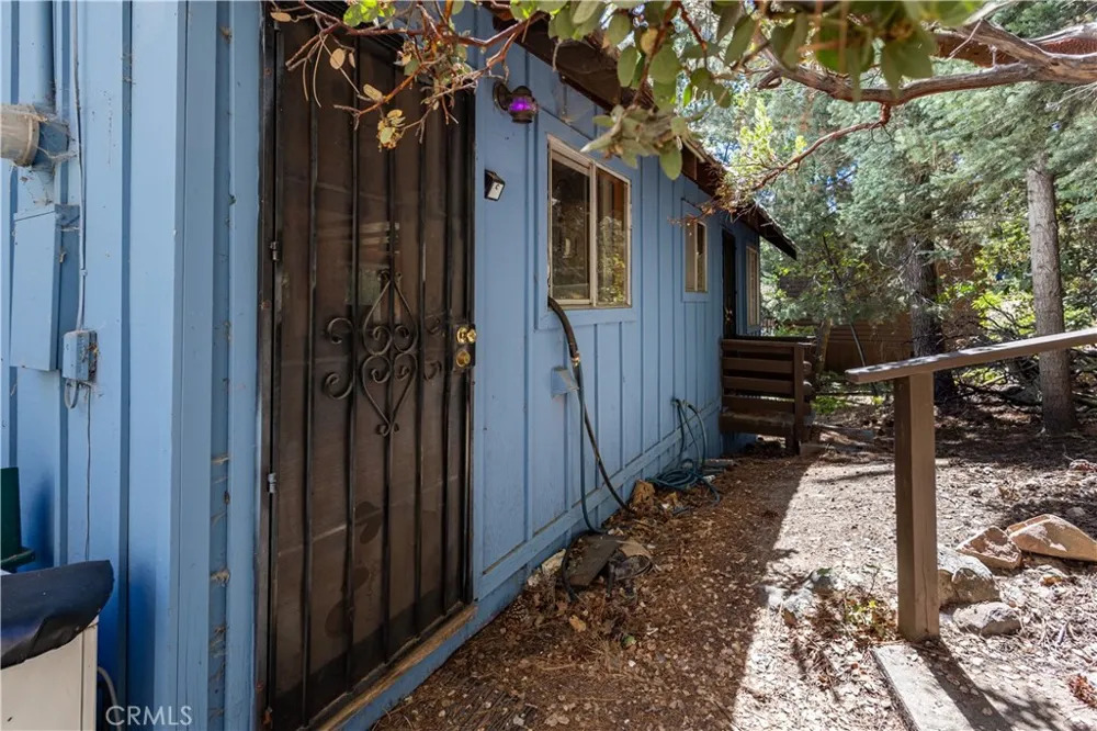 5895 Robin Oak Angelus Oaks, CA 92305