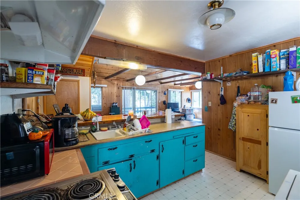 5895 Robin Oak Angelus Oaks, CA 92305