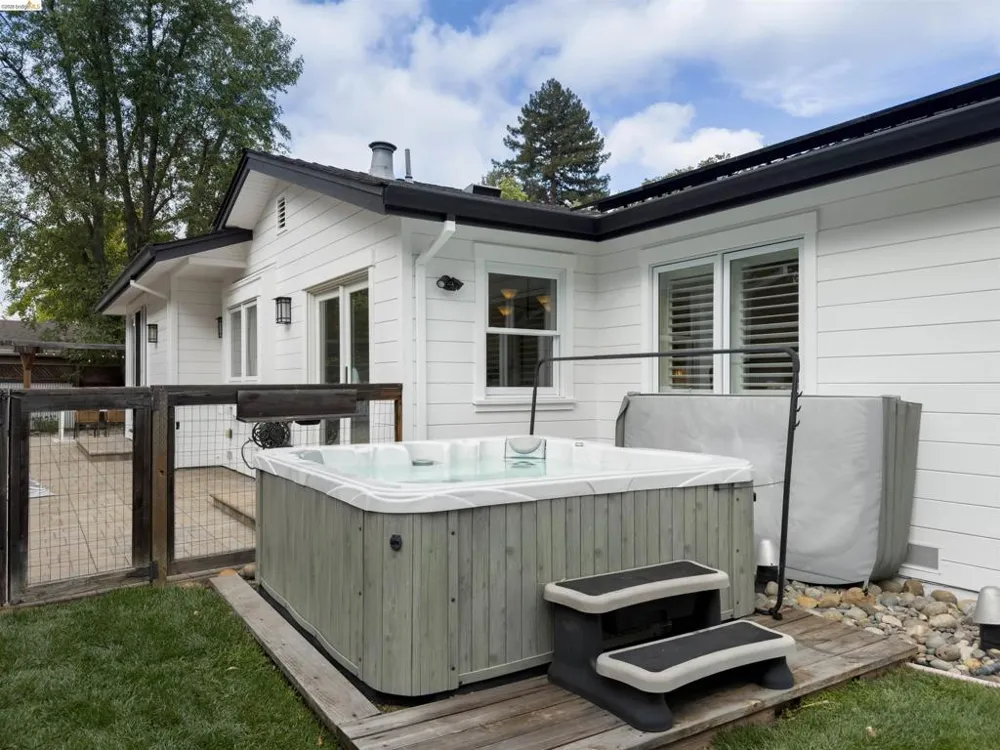 280 Stevenson Dr Pleasant Hill, CA 94523