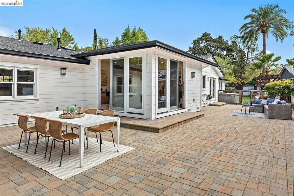 280 Stevenson Dr Pleasant Hill, CA 94523