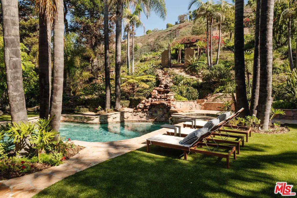 16799 Monte Hermoso Drive Pacific Palisades, CA 90272