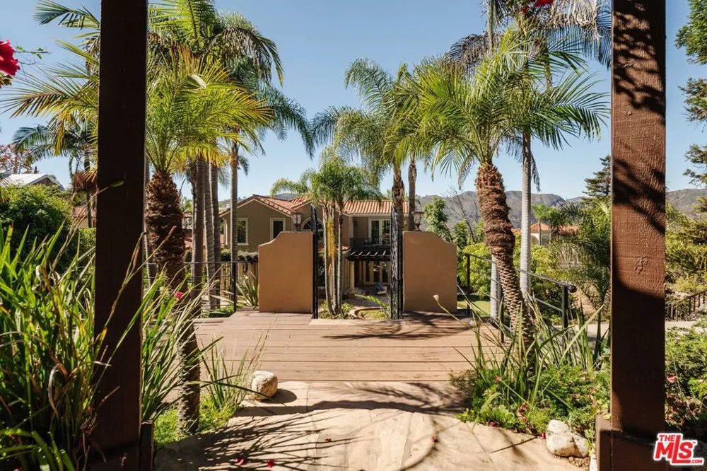 16799 Monte Hermoso Drive Pacific Palisades, CA 90272