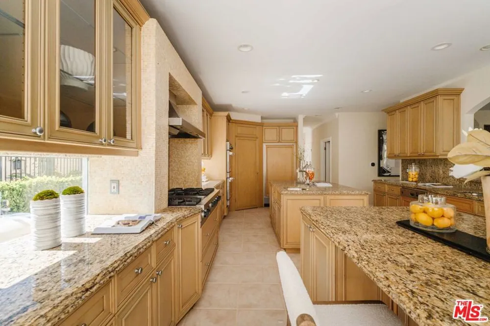 16799 Monte Hermoso Drive Pacific Palisades, CA 90272
