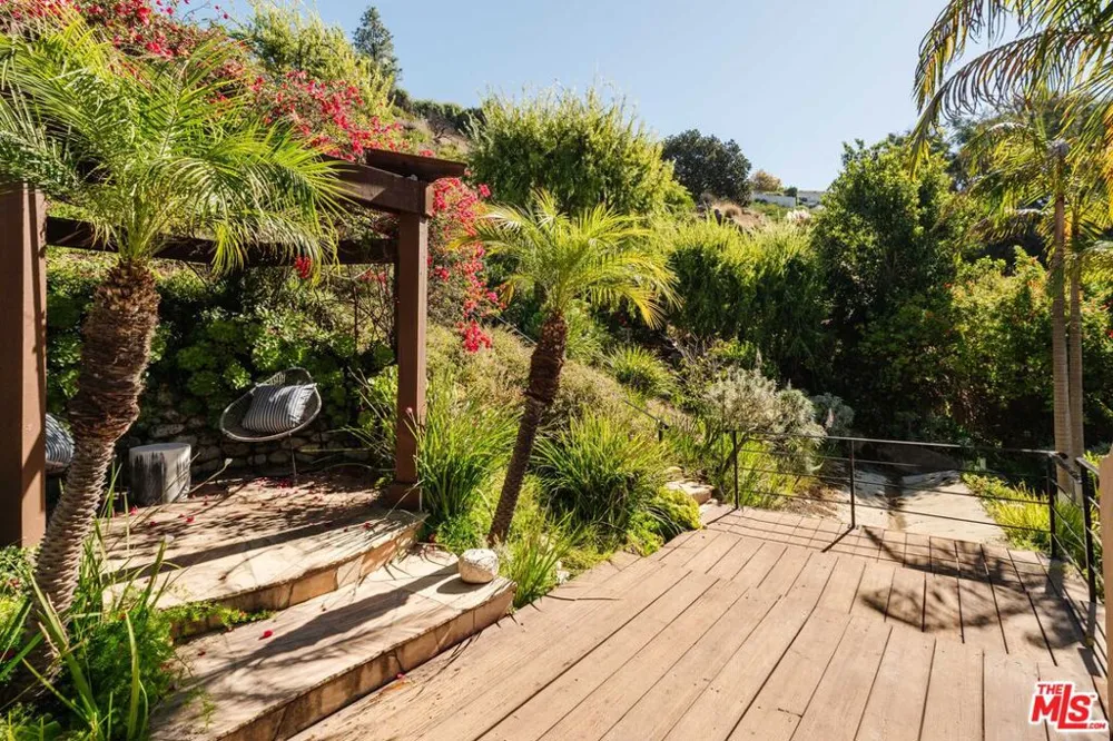 16799 Monte Hermoso Drive Pacific Palisades, CA 90272