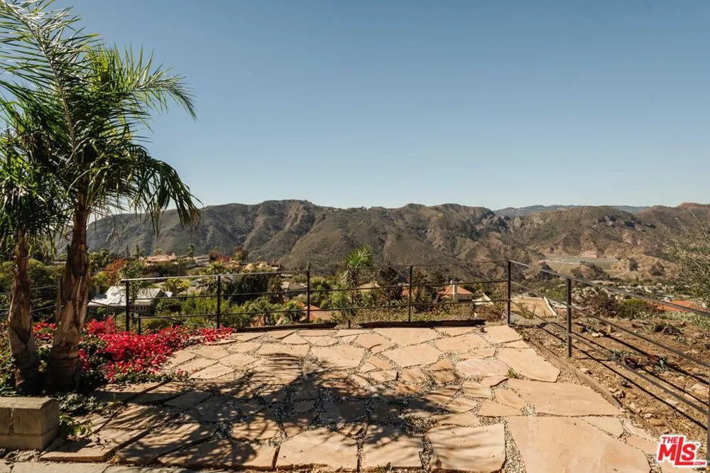16799 Monte Hermoso Drive Pacific Palisades, CA 90272