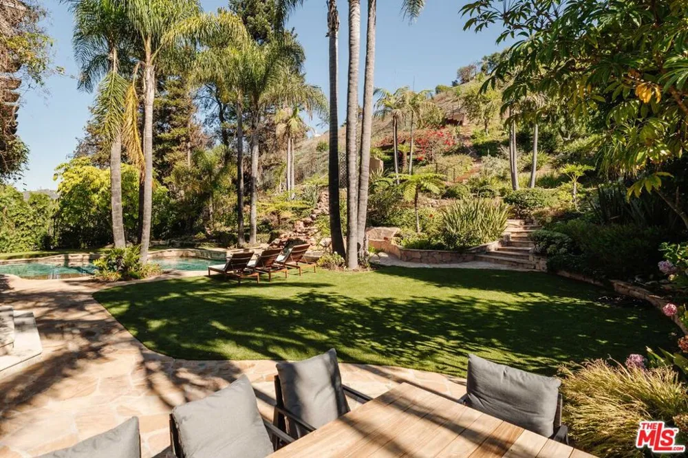 16799 Monte Hermoso Drive Pacific Palisades, CA 90272