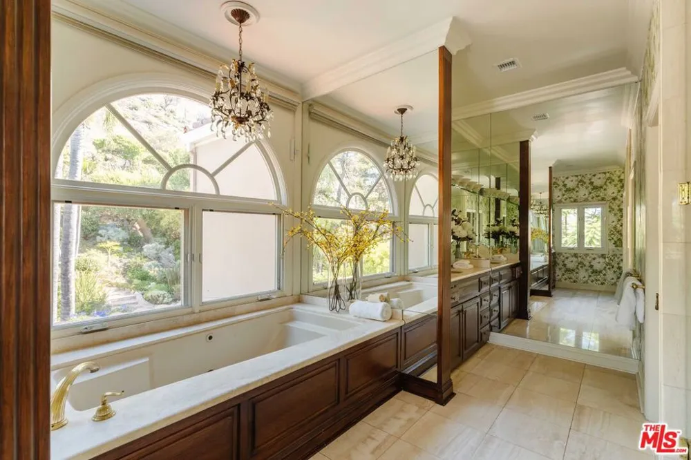 16799 Monte Hermoso Drive Pacific Palisades, CA 90272