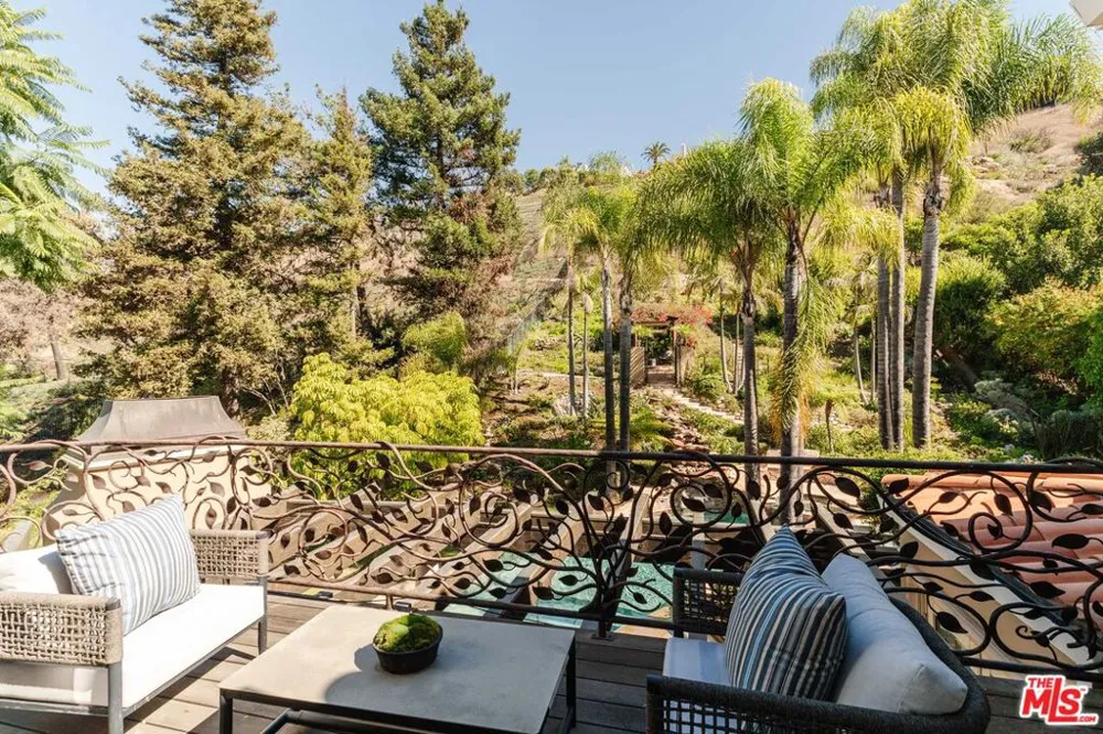 16799 Monte Hermoso Drive Pacific Palisades, CA 90272