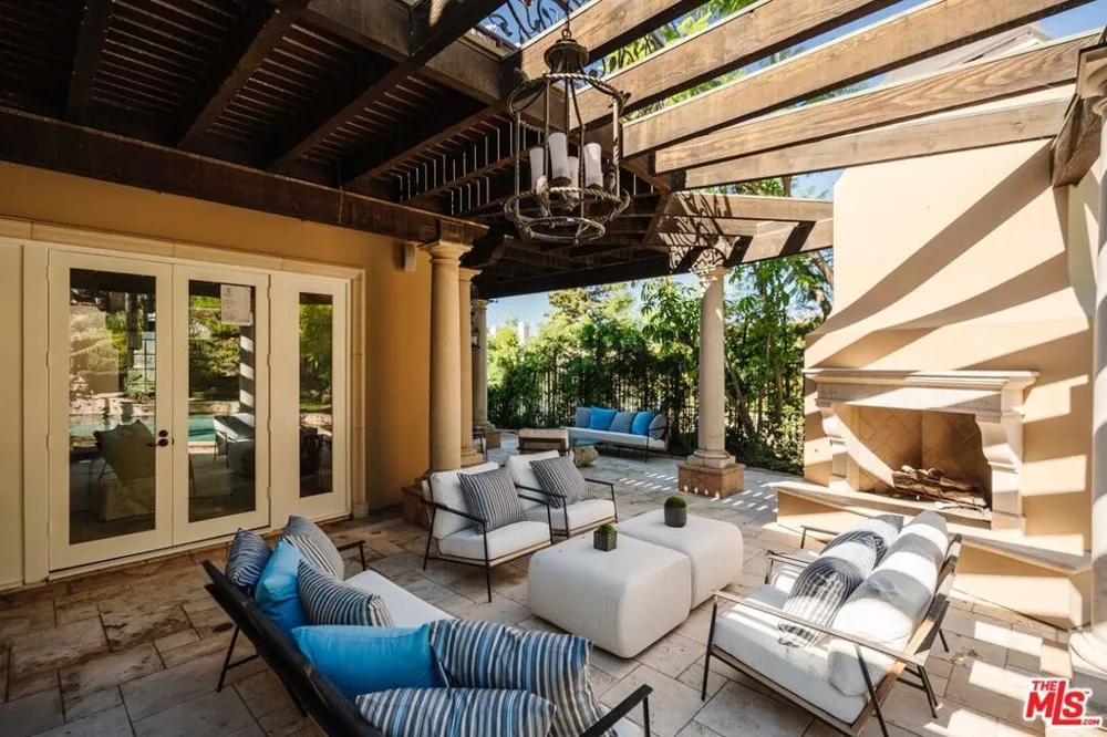 16799 Monte Hermoso Drive Pacific Palisades, CA 90272