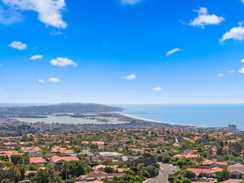 2237 Via Pedrera La Jolla, CA 92037