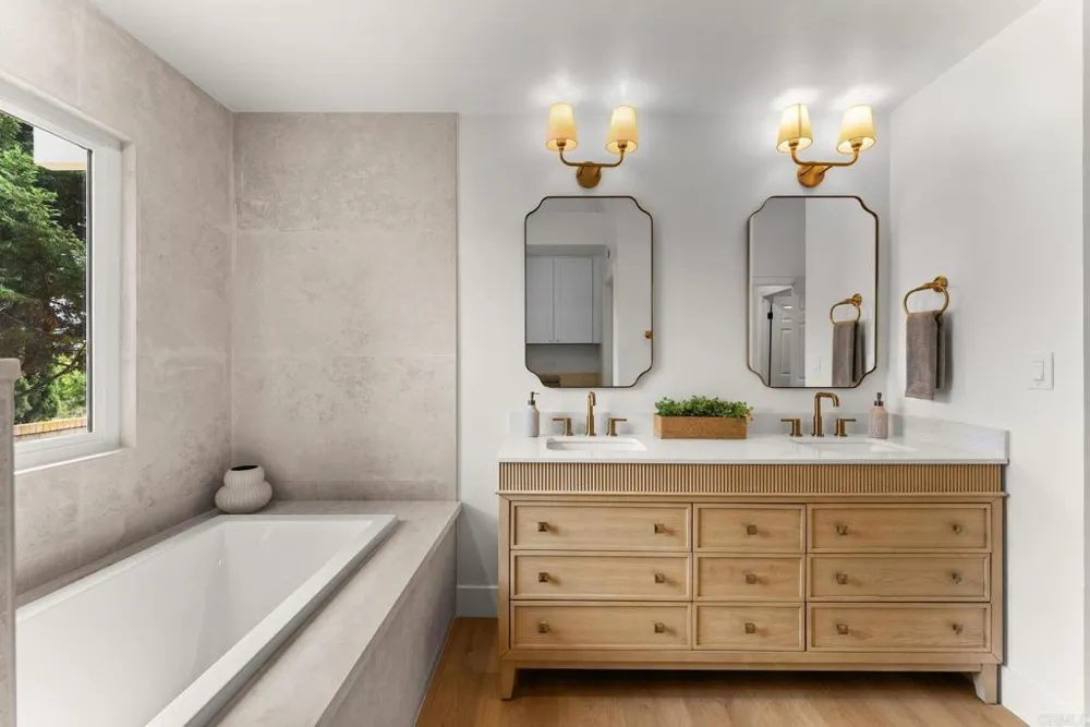 2237 Via Pedrera La Jolla, CA 92037
