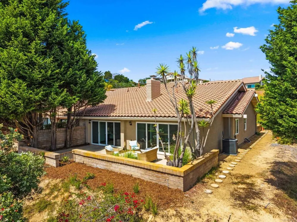 2237 Via Pedrera La Jolla, CA 92037