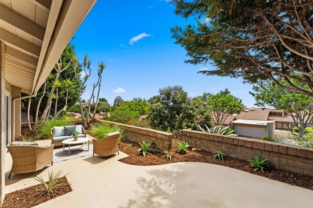 2237 Via Pedrera La Jolla, CA 92037