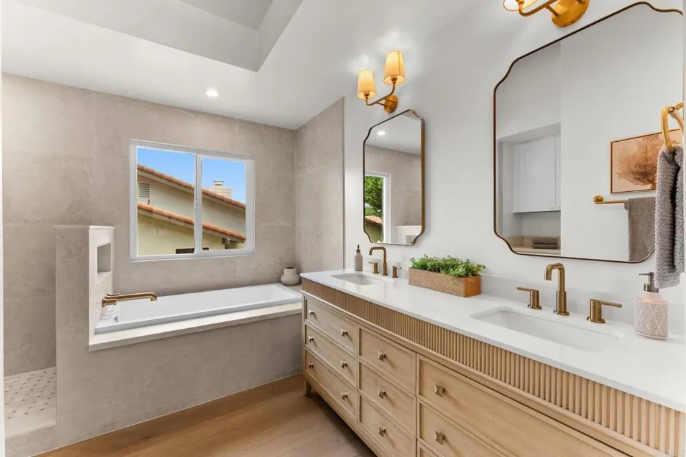 2237 Via Pedrera La Jolla, CA 92037