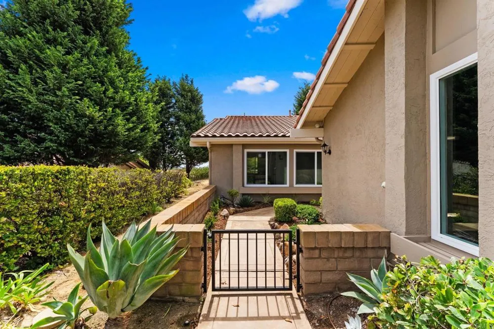 2237 Via Pedrera La Jolla, CA 92037