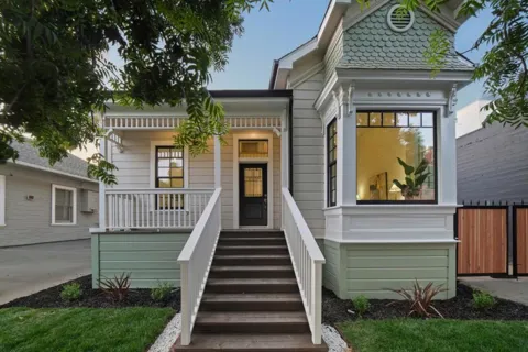 75 W William Street