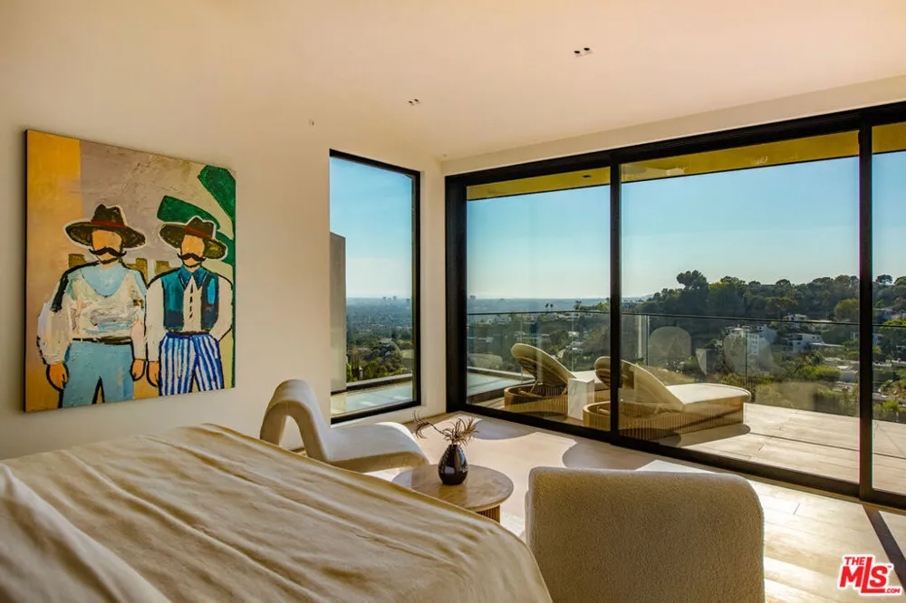 1511 Skylark Lane Los Angeles, CA 90069