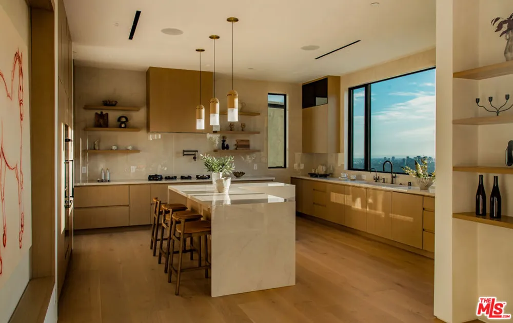 1511 Skylark Lane Los Angeles, CA 90069