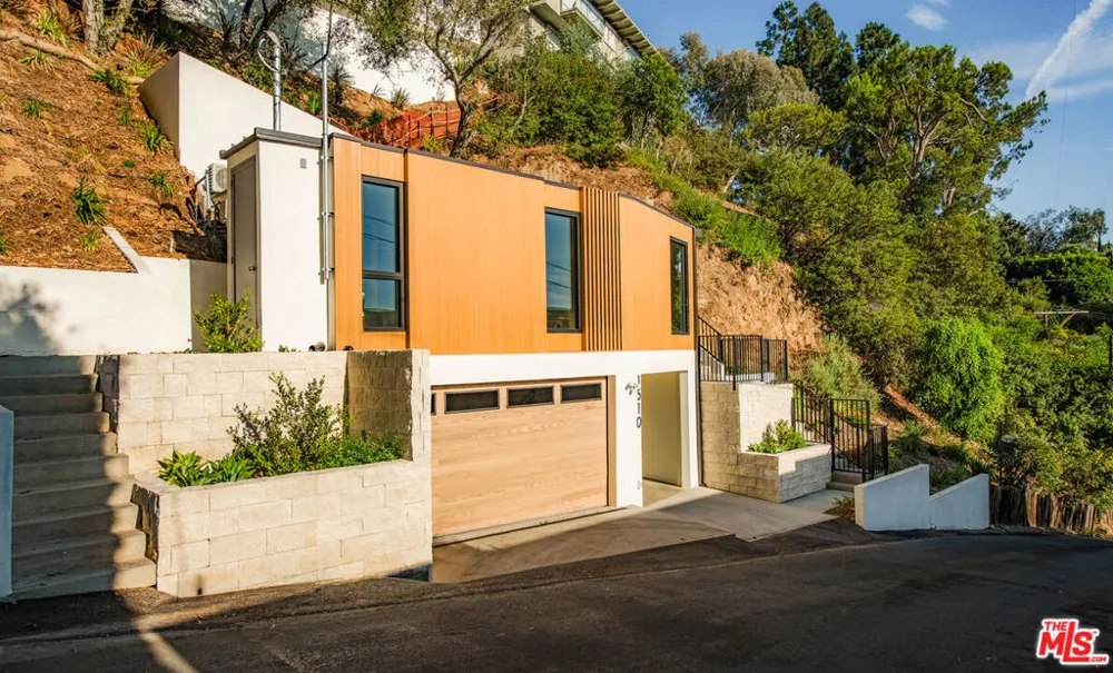 1511 Skylark Lane Los Angeles, CA 90069