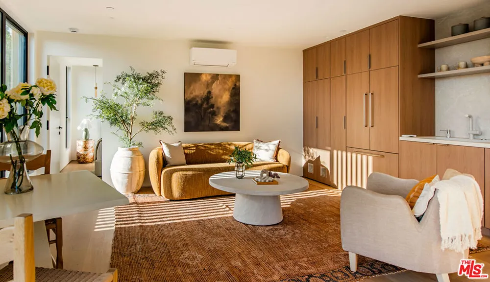 1511 Skylark Lane Los Angeles, CA 90069