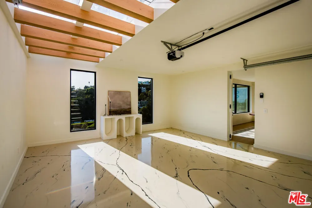 1511 Skylark Lane Los Angeles, CA 90069
