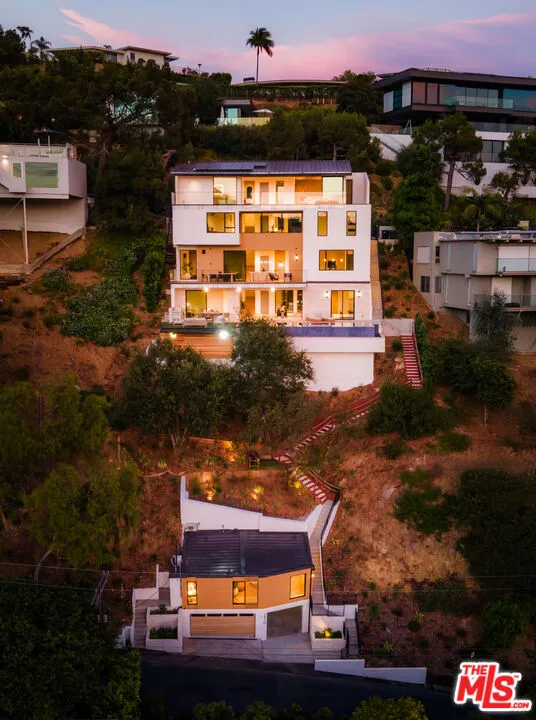 1511 Skylark Lane Los Angeles, CA 90069