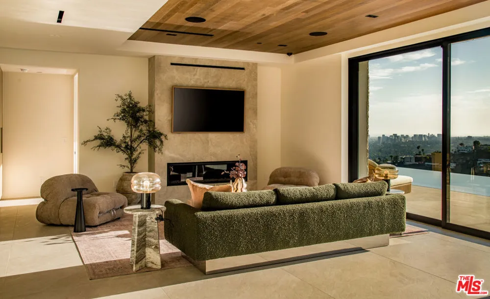 1511 Skylark Lane Los Angeles, CA 90069