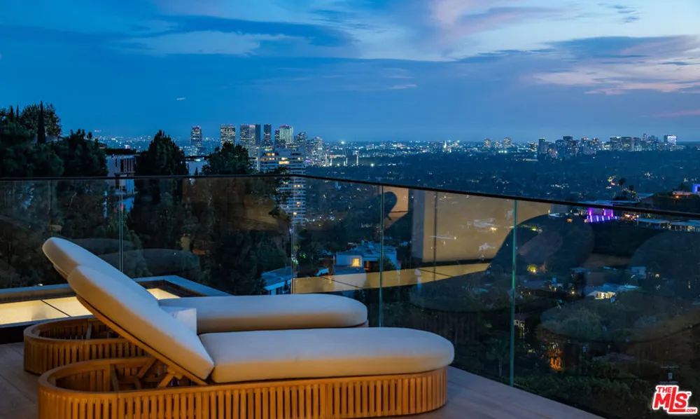 1511 Skylark Lane Los Angeles, CA 90069