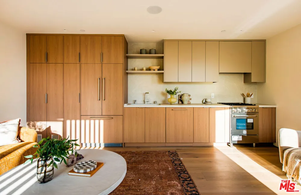 1511 Skylark Lane Los Angeles, CA 90069