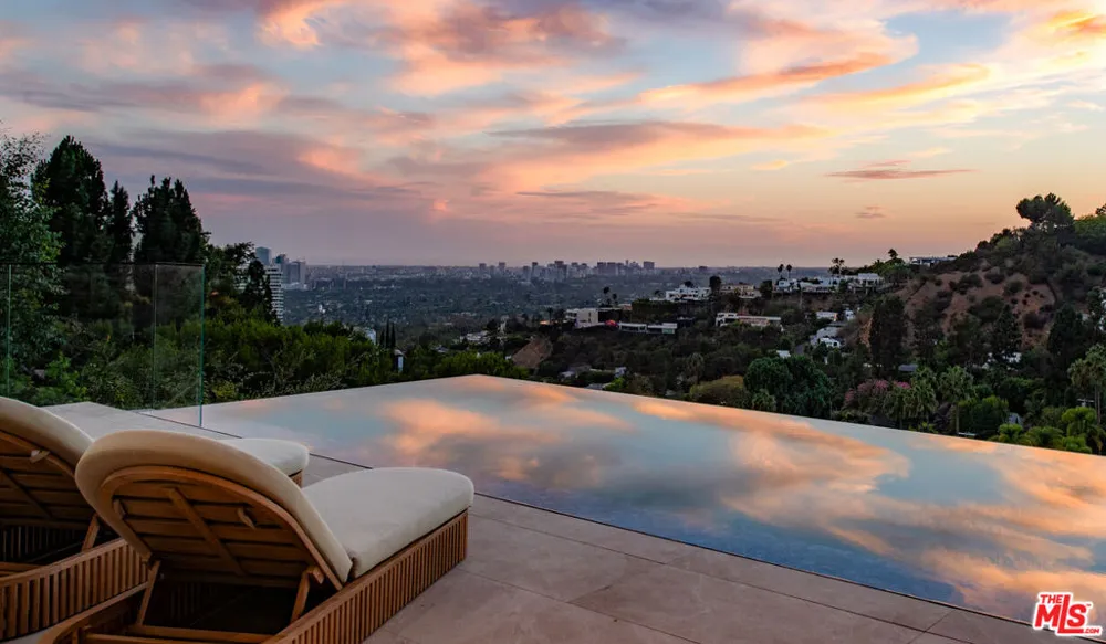 1511 Skylark Lane Los Angeles, CA 90069