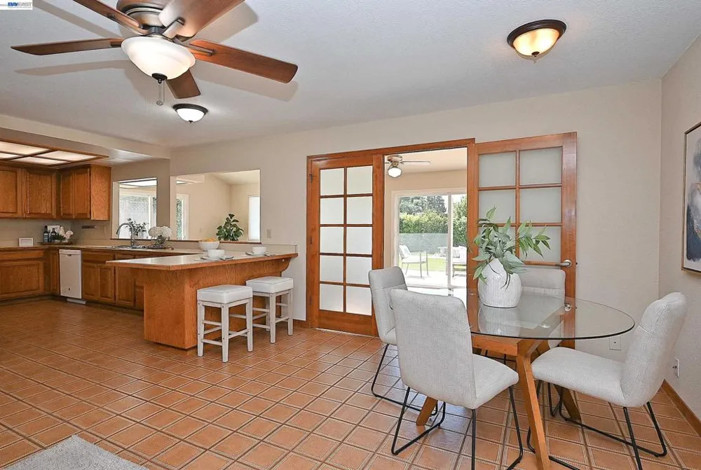 3585 Deer Park Ct Hayward, CA 94542