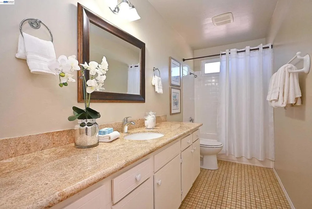 3585 Deer Park Ct Hayward, CA 94542