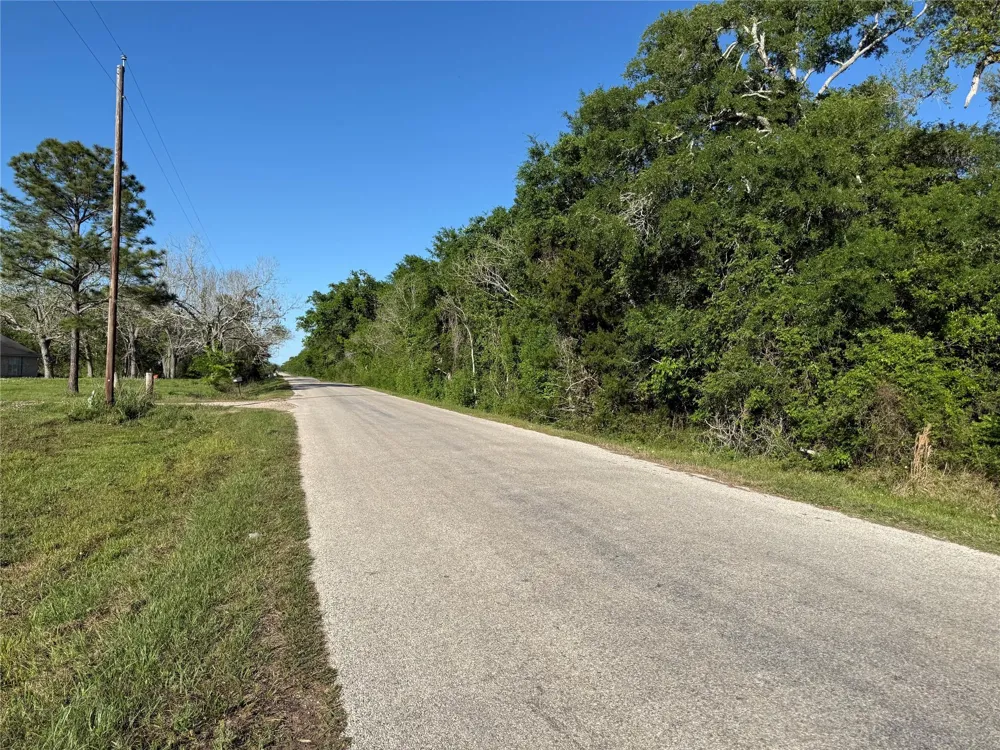 25 Ramblewood Road Sargent, TX 77414