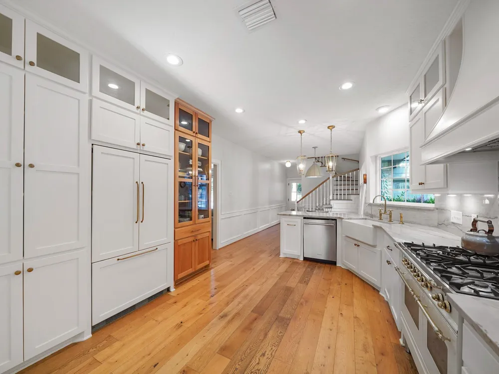 28 Mellow Leaf Court The Woodlands, TX 77381