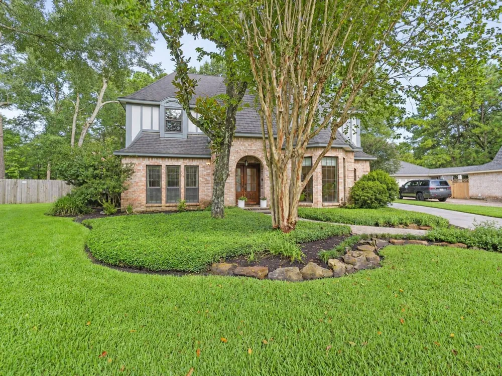 28 Mellow Leaf Court The Woodlands, TX 77381