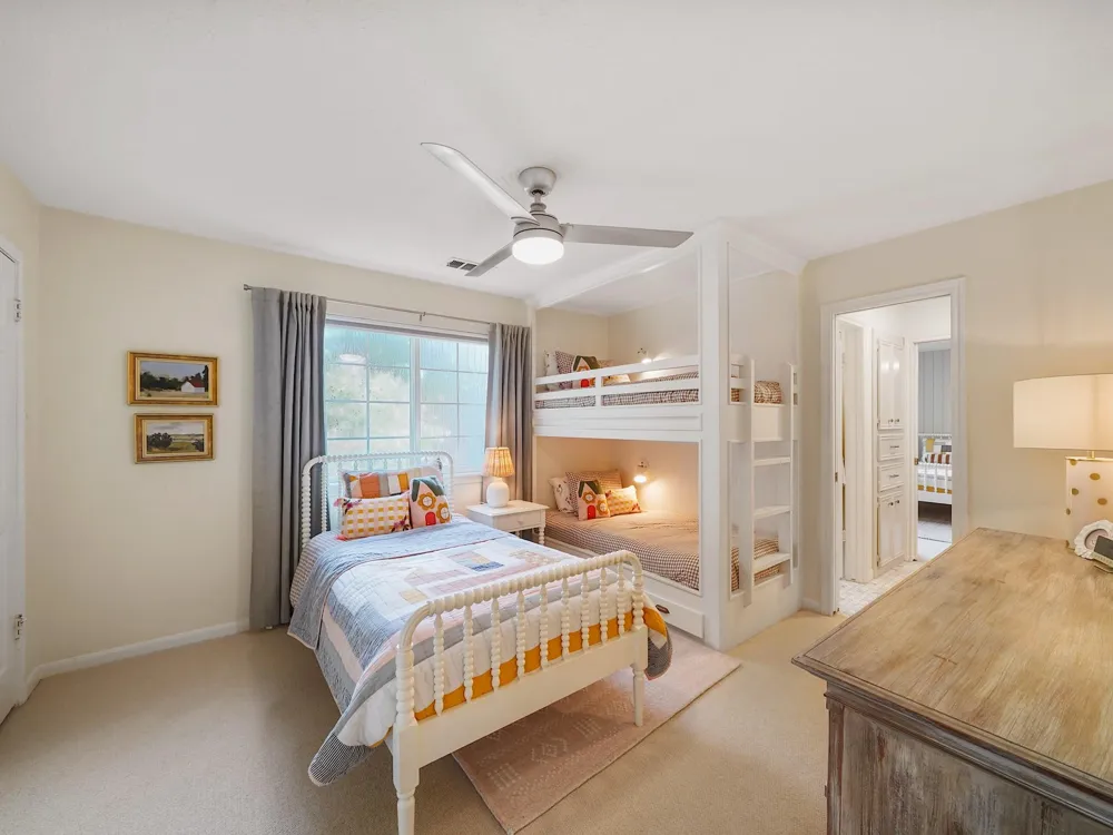 28 Mellow Leaf Court The Woodlands, TX 77381