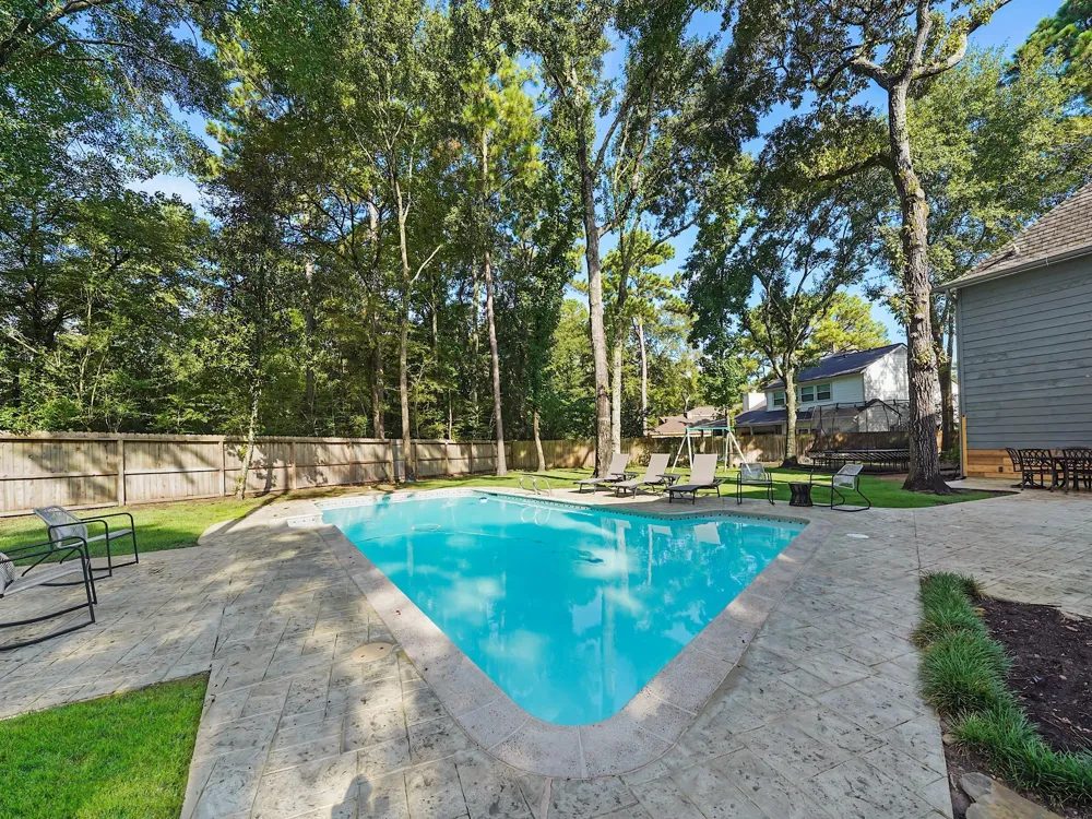 28 Mellow Leaf Court The Woodlands, TX 77381