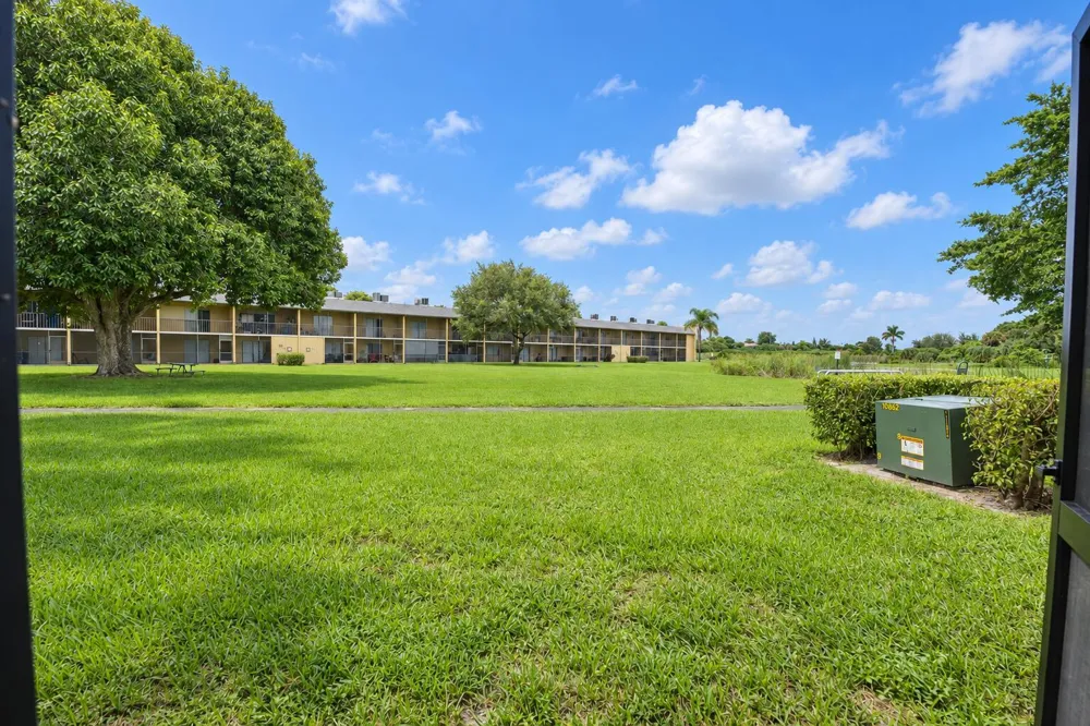 1604 Meadows Circle W Boynton Beach, FL 33436
