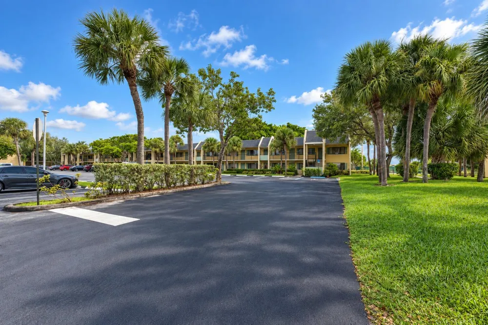1604 Meadows Circle W Boynton Beach, FL 33436