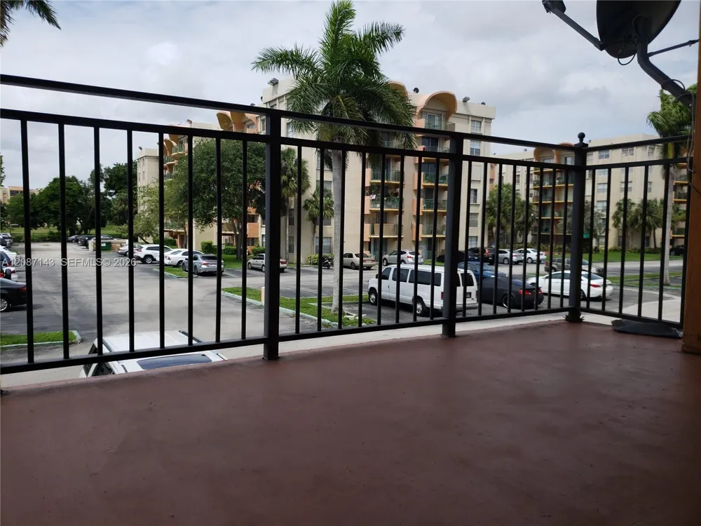 9340 Fontainebleau Blvd #W212 Miami, FL 33172