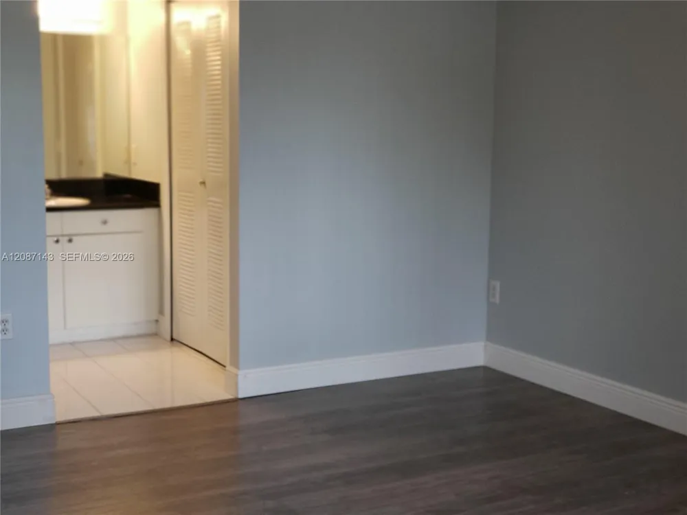 9340 Fontainebleau Blvd #W212 Miami, FL 33172