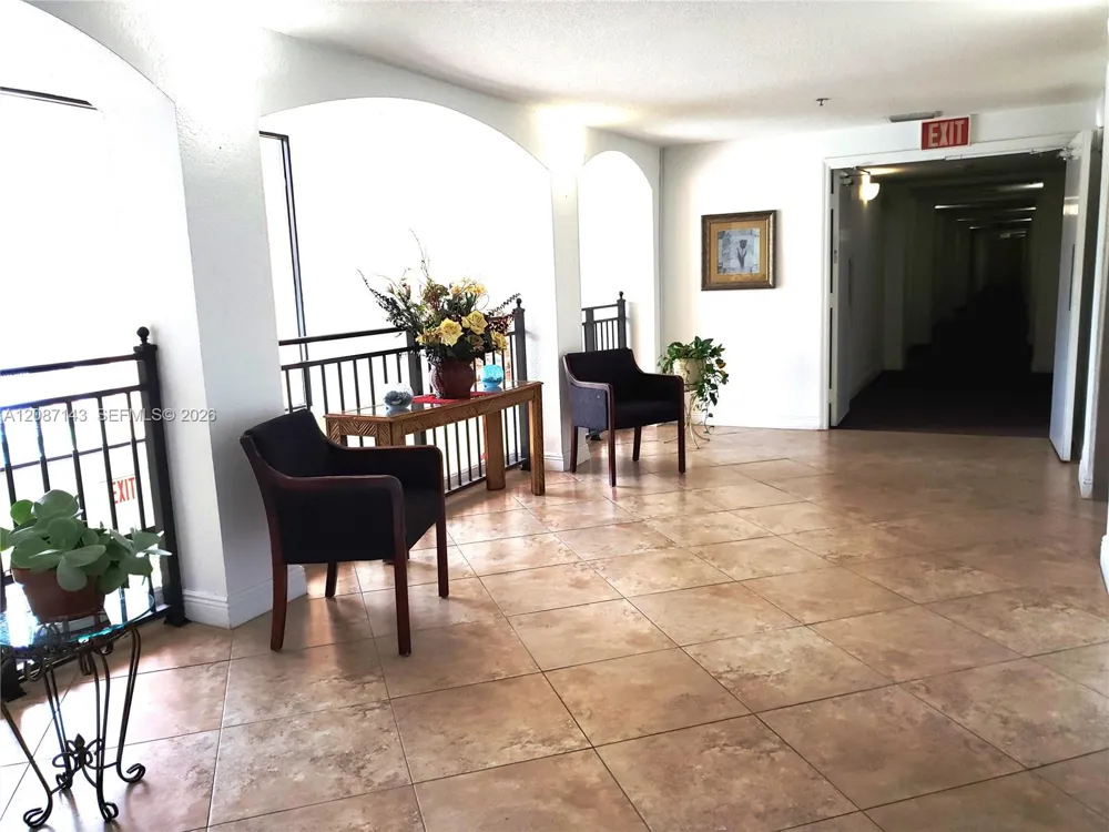 9340 Fontainebleau Blvd #W212 Miami, FL 33172